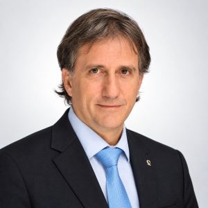 Foto de disertante Dr. Ricardo Alfonso León de la Fuente